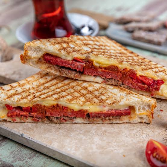 SUCUKLU TOST
